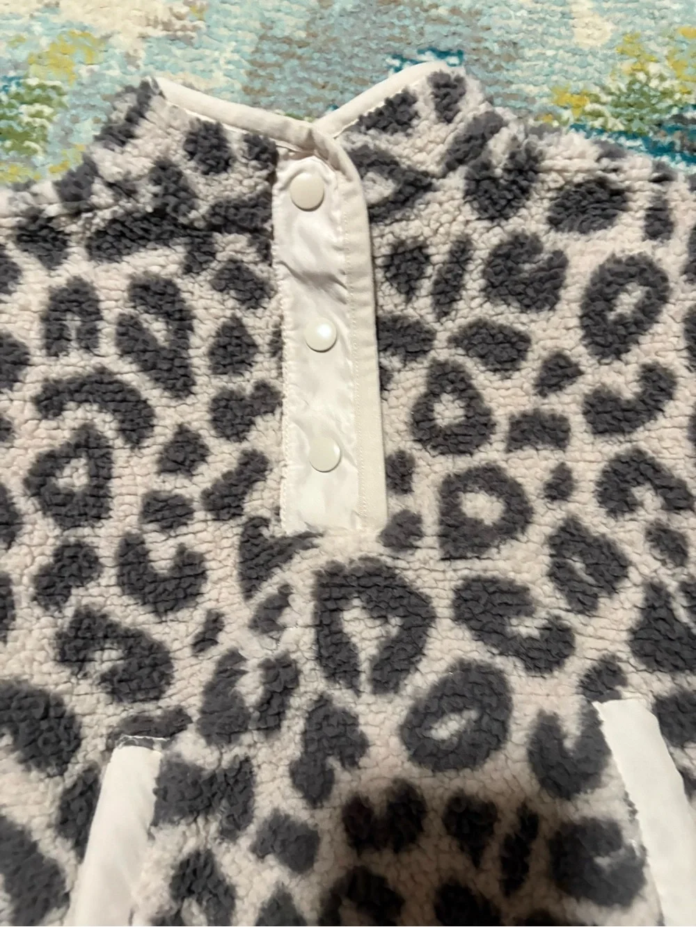 Carter’s Sherpa Leopard 3 Button Pullover Sweatshirt Toddler 2T